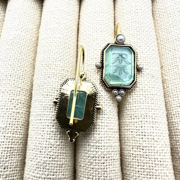 Blue Intaglio Glass Pearl Gold Plated Pierced 1.5 Inch Earrings Vintage Style - Picture 6 of 6